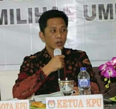 Ketua KPU Sarolangun, Muhammad Fakhri. Foto: Agus/JambiSeru.com