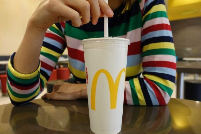 Minuman McDonalds. (Ist)