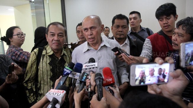 Mayor Jenderal TNI (Purn) Kivlan Zen saat tiba di Bareskrim Polri, Jakarta, Rabu (29/5). [Suara.com/Arief Hermawan P]