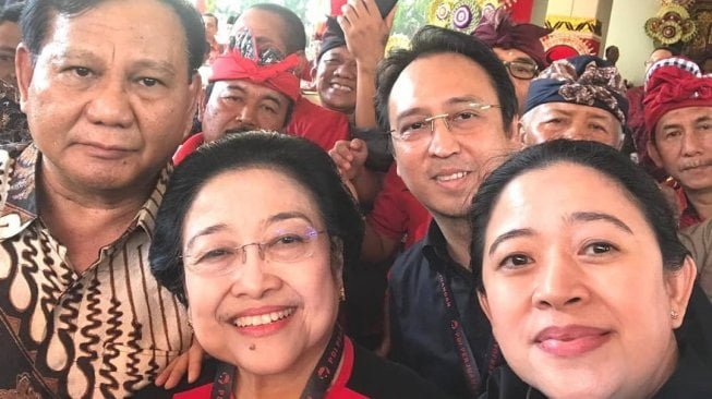 Selfie Prabowo, Megawati, dan Puan - (Instagram/@puanmaharaniri)