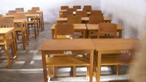 Ilustrasi meja dan kursi sekolah. (Ist)