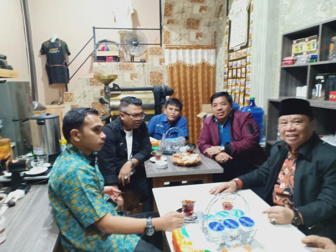 Empat tokoh yg juga kandidat Cawako Sungaipenuh Dipo Nurhadi Ilham, Defitra Eka Jaya, Pusri Amsi dan Zulhelmi dipandu tuan rumah Argeni Zukri