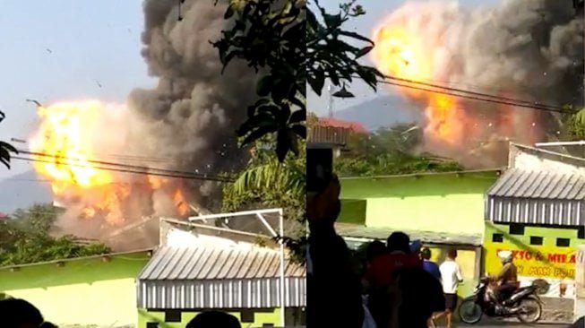 Viral video ledakan yang begitu besar diduga terjadi di gudang peluru Sromdol, Semarang [Istimewa].