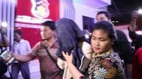 Penangkapan pelaku prostitusi online yang melibatkan publik figur [Suara.com/Achmad Ali].
