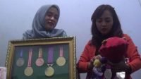 Keluarga atlet senam artistik Shalfa Avrila Siani saat di Kediri, Jawa Timur. (Antara Jatim/ HO)