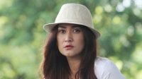 Aktris pemeran film Kembang Kantil, Nafa Urbach menyambangi kantor suara.com di Jakarta, Senin (9/4).