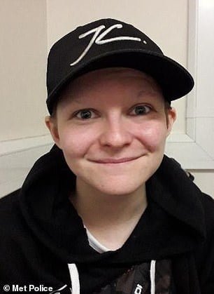 Gemma Wats, perempuan 21 yang nyamar jadi cowok usia 16 tahun. Ia sudah mencabuli sekitar 50 gadis lewat penyamarannya. Foto: Dailymail.co.uk