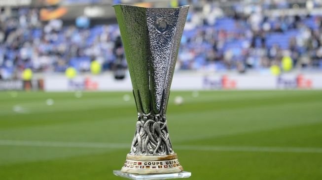Trofi Liga Europa. [Shutterstock]