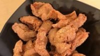 Resep kulit ayam goreng crispy untuk ngemil di rumah. (Dok. Pawestri San/CookPad)