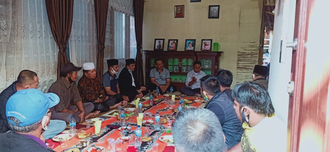Calon gubernur Jambi, Al Haris silaturahmi bersama warga Desa Koto Renah. Foto: Jambiseru.com