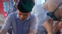 Calon gubernur Jambi, Al Haris saat menyapa pedagang martabak di Pasar Baru, Kecamatan Batang Asam, Kabupaten Tanjung Jabung Barat. Foto: Jambiseru.com