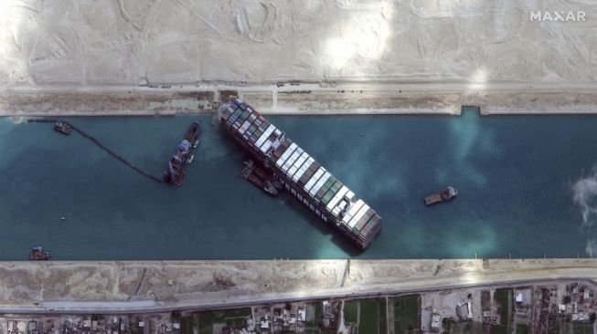 Kapal yang Tutup Terusan Suez
