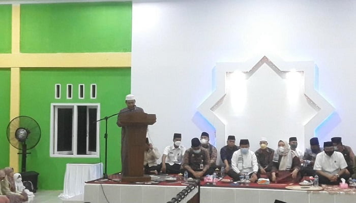 Masnah Busro Janjikan Wisuda Massal Masnah Busro Janjikan Wisuda Massal
