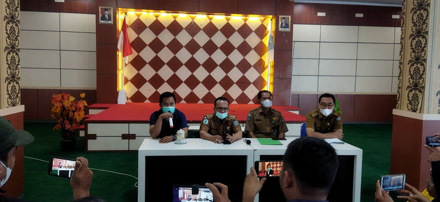 Dokter Spesialis dan Direktur RSUD Bangko Akhirnya Berdamai Dokter Spesialis dan Direktur RSUD Bangko Akhirnya Berdamai