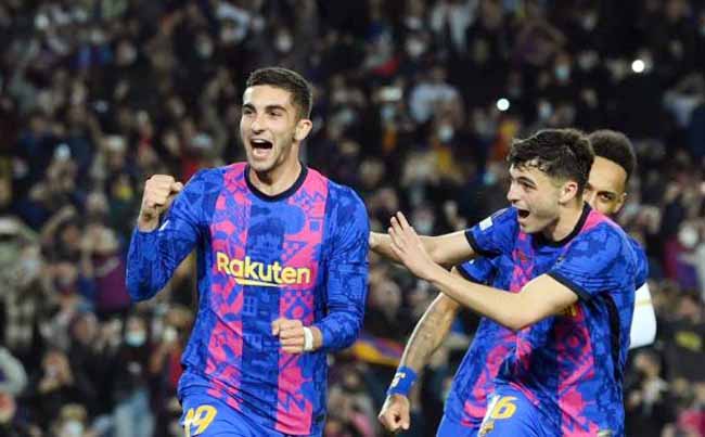 Hasil Barcelona vs Napoli