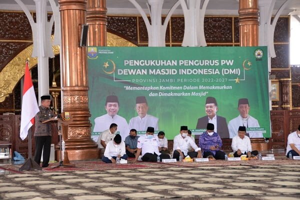 Gubernur Al Haris Ajak Masyarakat Makmurkan Masjid