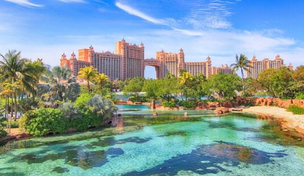 Liburan Pantai Keluarga di Atlantis