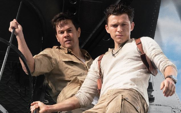 Review film uncharted tom holland