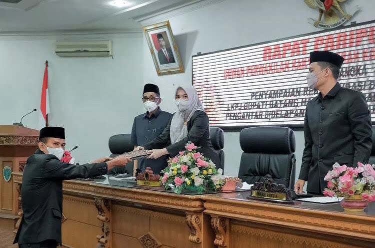 Dewan Batanghari Gelar Paripurna Pengantar Ranperda 2022 Dewan Batanghari Gelar Paripurna Pengantar Ranperda 2022