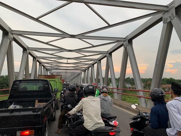 Lagi-lagi Macet di Jembatan Aur Duri 1 Sore Ini