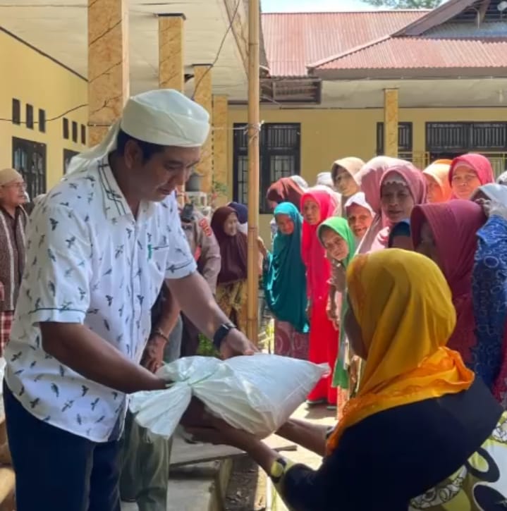 Pengurus DPW dan DPC PPP Berbagi 1000 Paket Sembako di Kecamatan Renah Pembarap Merangin Pengurus DPW dan DPC PPP Berbagi 1000 Paket Sembako di Kecamatan Renah Pembarap Merangin