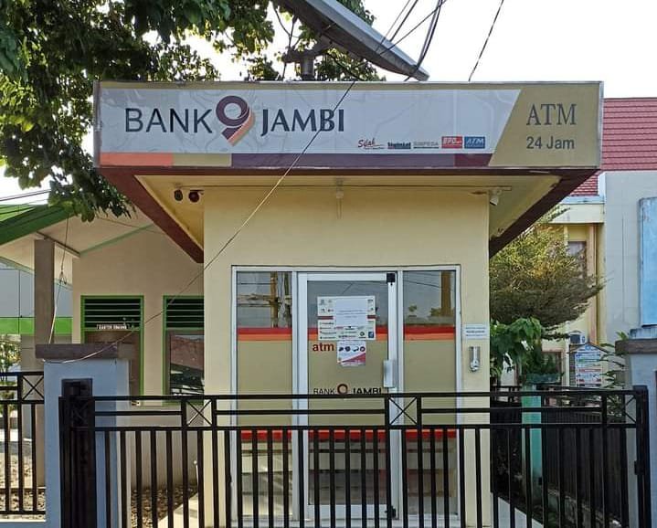 Warga Bangko Keluhkan Pelayanan Bank 9 Jambi