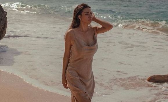 Ariel Tatum unggah foto terbarunya saat berada di pantai Ariel Tatum unggah foto terbarunya saat berada di pantai