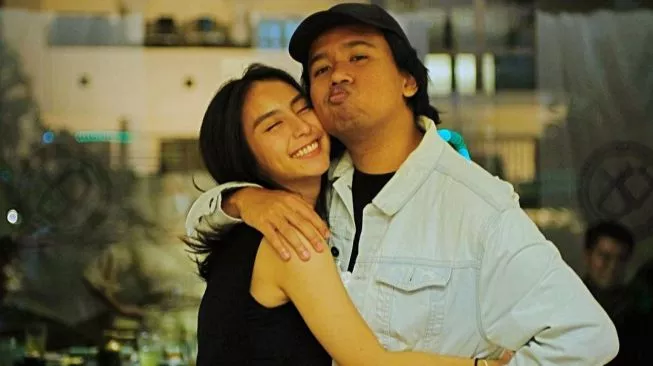 Saat di Atas Ranjang, Clairine Clay Paling Suka Jemari Joshua Suherman Joshua Suherman dan Clairine Clay