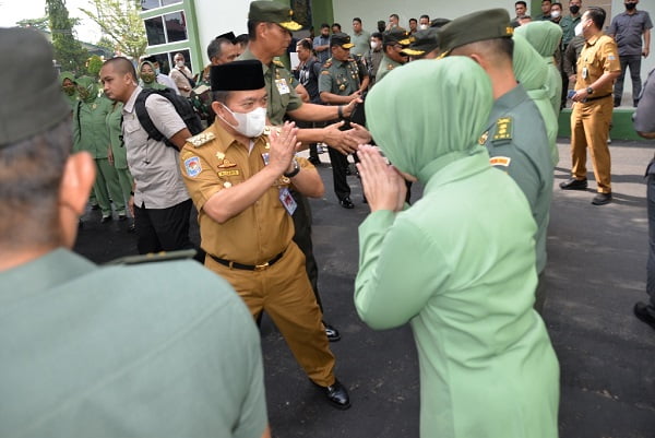 Al Haris saat menghadiri peresmian Markas Komando Resor Militer (Makorem) 042Garuda Putih.