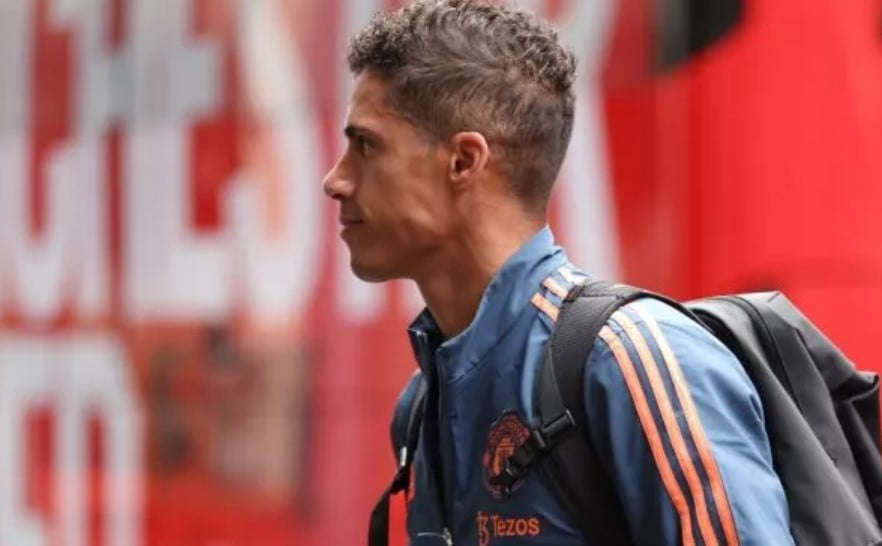 Bek tengah Manchester United, Raphael Varane.