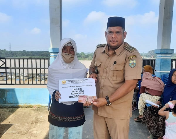 Pemdes Mendalo Laut Sudah Salurkan BLT DD Periode Juli 2022 Pemdes Mendalo Laut Sudah Salurkan BLT DD Periode Juli 2022