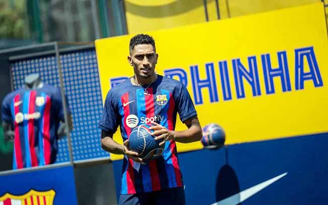 Raphinha Resmi Gabung Barcelona