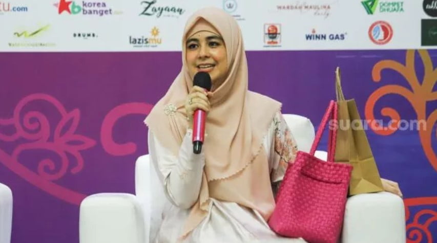 Aktris Risty Tagor Aktris Risty Tagor