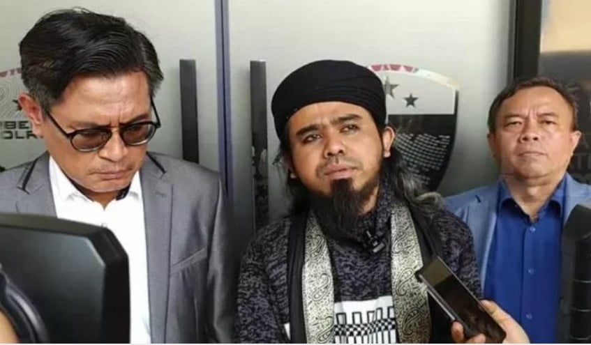 Gus Samsudin di Polda Jatim. Gus Samsudin di Polda Jatim.