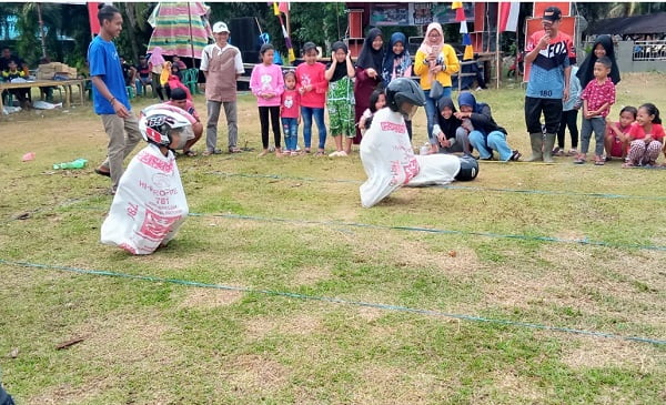 Perlombaan HUT RI di Desa Lantak Seribu Perlombaan HUT RI di Desa Lantak Seribu
