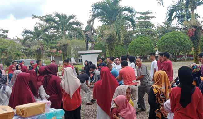 Setwan Merangin Gelar Tarik Tambang