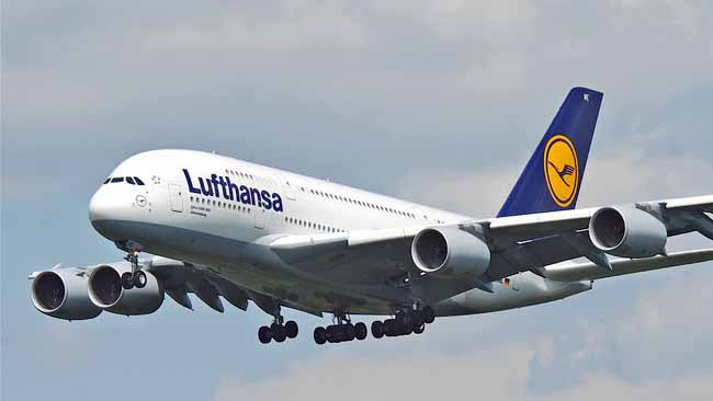 Maskapai Lufthansa Batalkan 800 Penerbangan