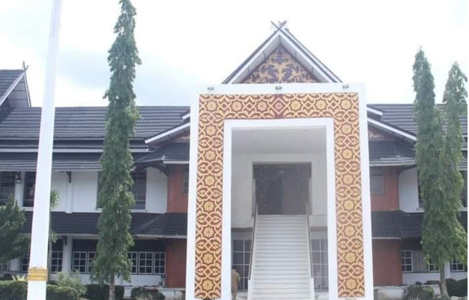 Gedung DPRD Merangin. (Merangin.jambiseru.com)