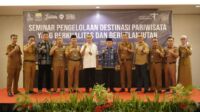Gubernur Jambi, Al Haris foto bersama usai acara.