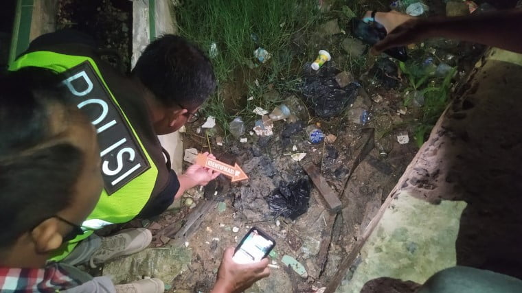 Jajaran Polsek Tungkal Ilir, saat Melakukan Olah TKP. Jajaran Polsek Tungkal Ilir, saat Melakukan Olah TKP.