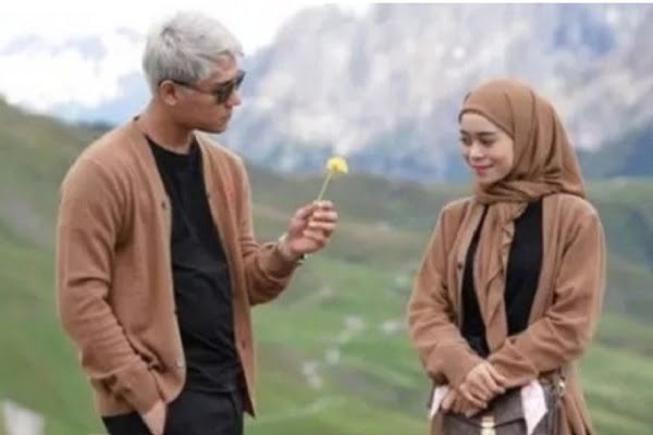 Rizky Billar dan Lesti Kejora.