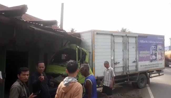 Tabrakan Beruntun di Kedemangan