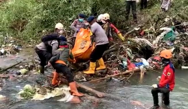 Evakuasi korban Evakuasi korban