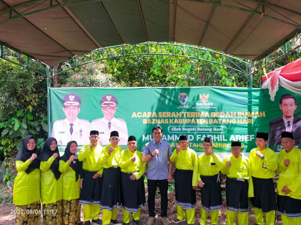 Bupati Fadhil Arief