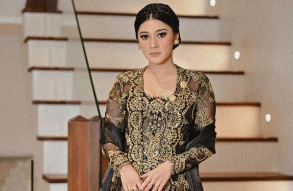 Naysila Mirdad Naysila Mirdad