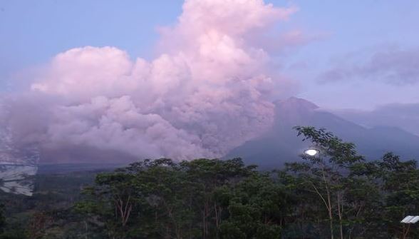 Erupsi Gunung Semeru