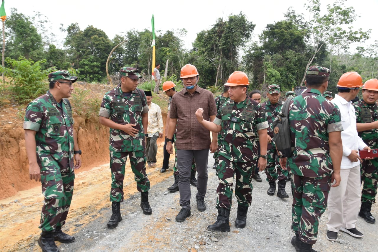 Bupati fadhil Dampingi Pangdam II/Sriwijaya