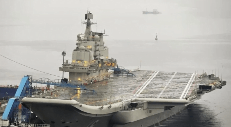 Kapal Induk Kapal Induk