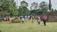 Pengunjung Candi Pengunjung Candi