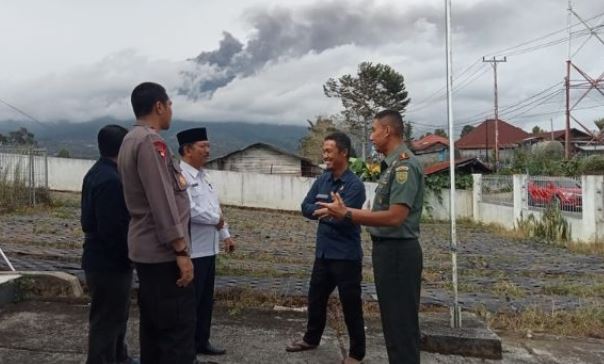 Gunung Kerinci mengkhawatirkan. Kapolres dan Dandim pantau langsung situasi terkini. Oga/ Jambiseru.com